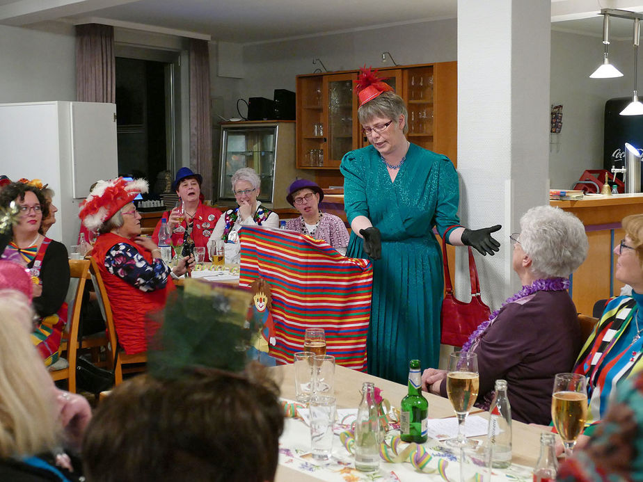 Frauenkarneval der kfd im Landhotel Weinrich (Foto: Karl-Franz Thiede)